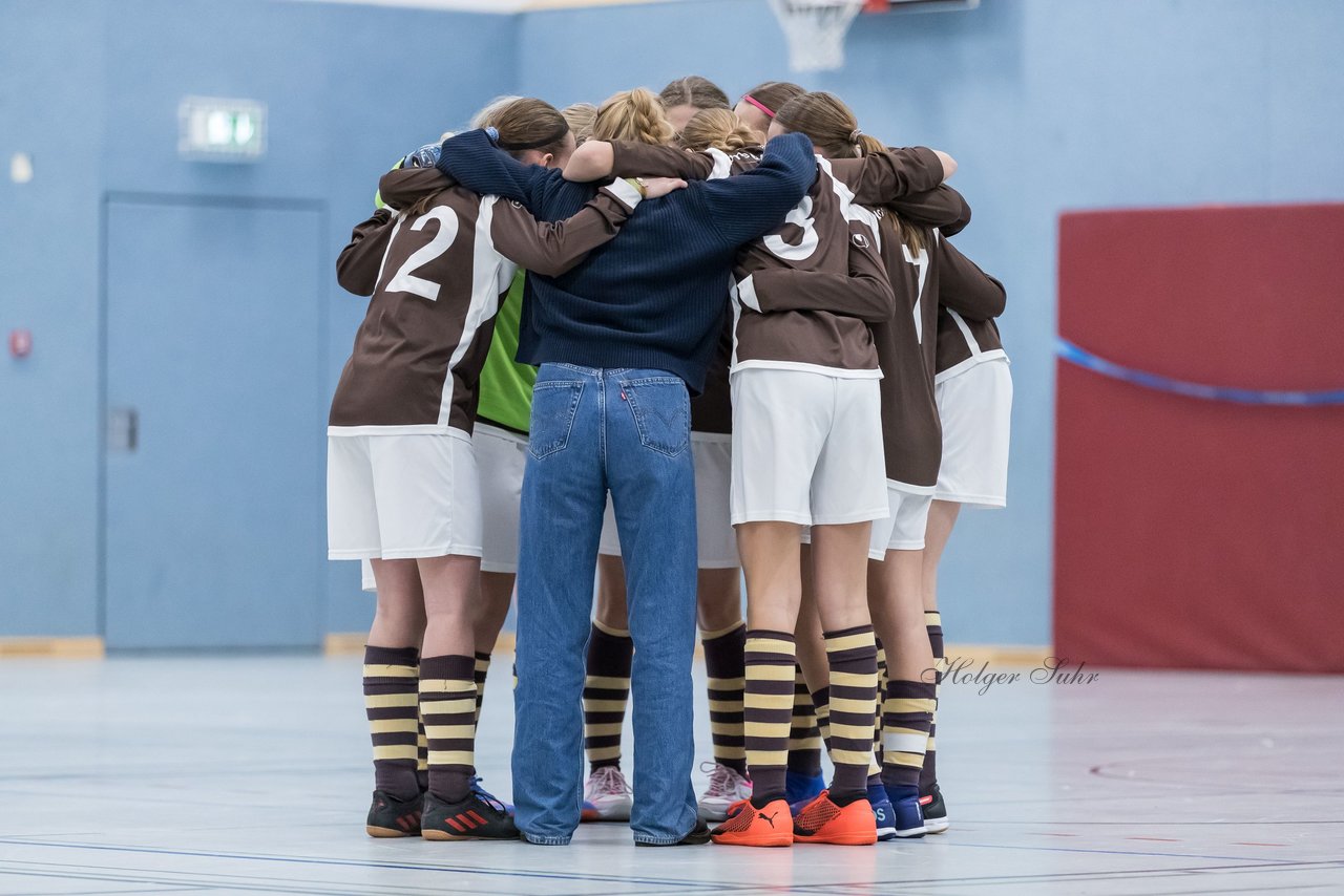 Bild 375 - C-Juniorinnen Loewinnen Cup